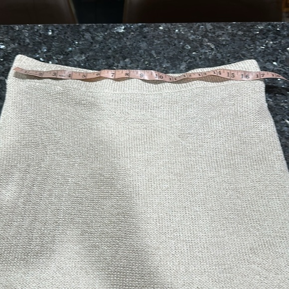 Eva Mendes New York and Company Beige knitted bottoms sets - Picture 10 of 16